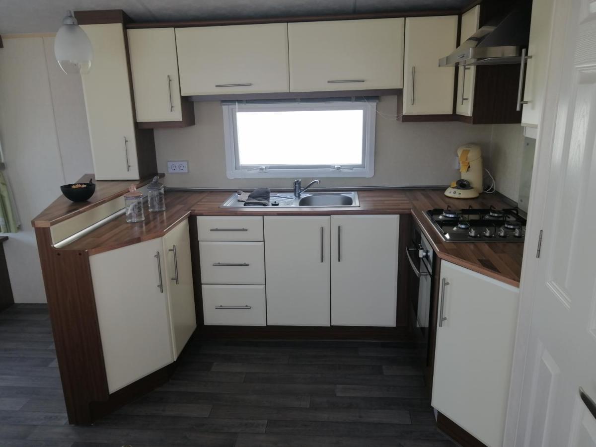 סן-פר-סור-מר La Chanterie Agreable Mobil-Home Residentiel Normand מראה חיצוני תמונה