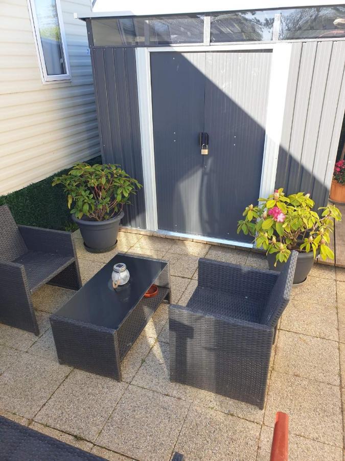 סן-פר-סור-מר La Chanterie Agreable Mobil-Home Residentiel Normand מראה חיצוני תמונה